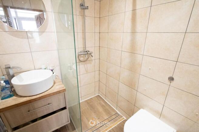 4 bed Semi-Detached for sale Image 10
