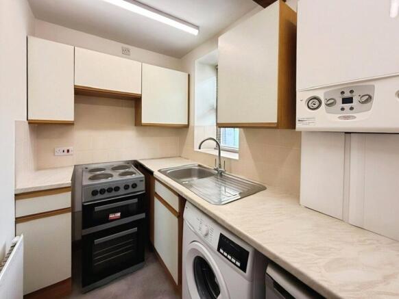 2 bed End of Terrace to rent Image 6