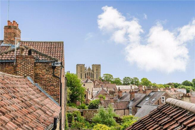4 bed Terraced for sale Image 5