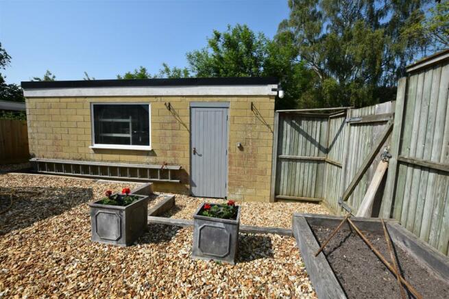 Rear Garage.JPG