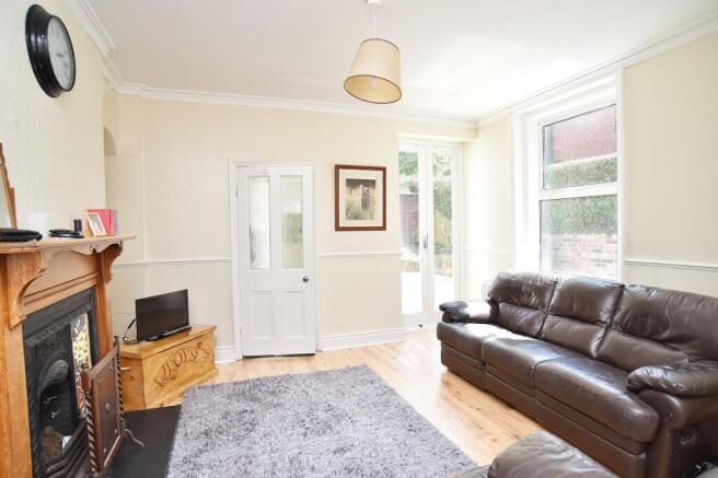 3 bed House for sale Image 4
