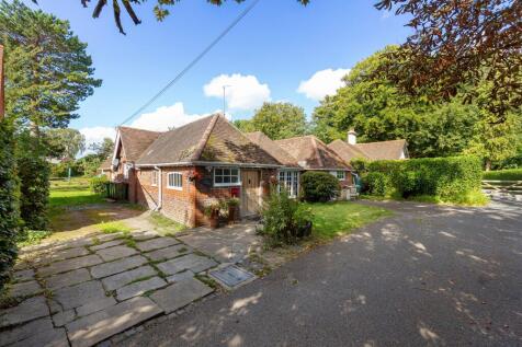 Great Woodcote Drive, Purley, CR8