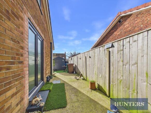1 bed Semi-Detached Bungalow for sale Image 11