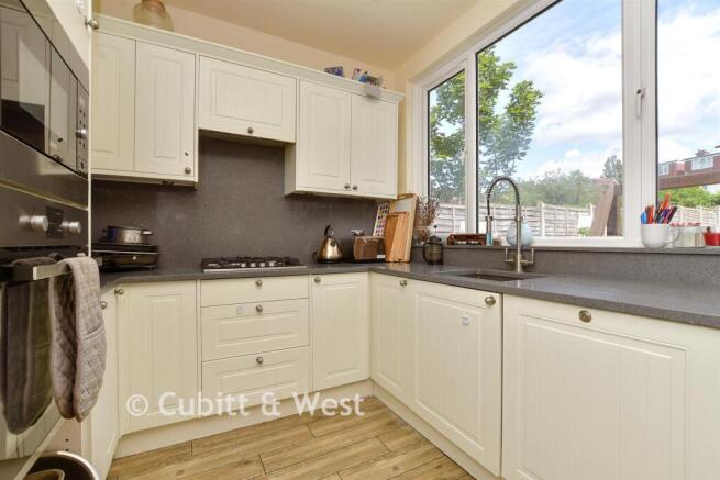 Kitchen/Breakfast Area