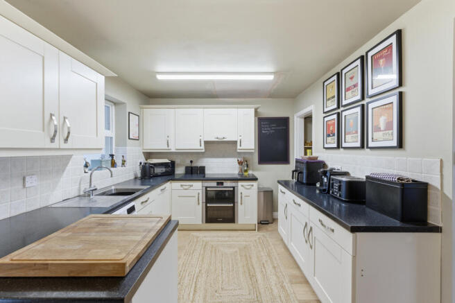 3 bed Semi-Detached for sale Image 7
