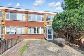 3, Bennett House, Priory Road, Loughton IG10 1AF