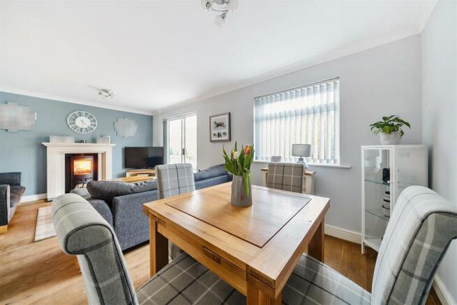 1092738 (2).jpg