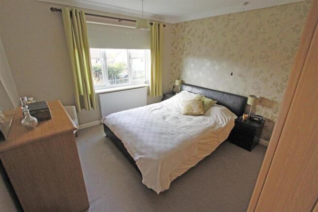 bed1.jpg
