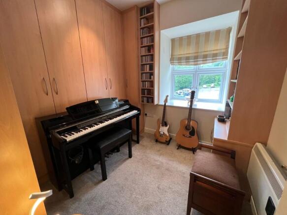 Photo 8