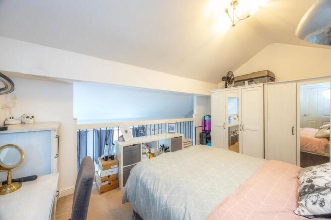 2 bed Apartment for sale Image 11