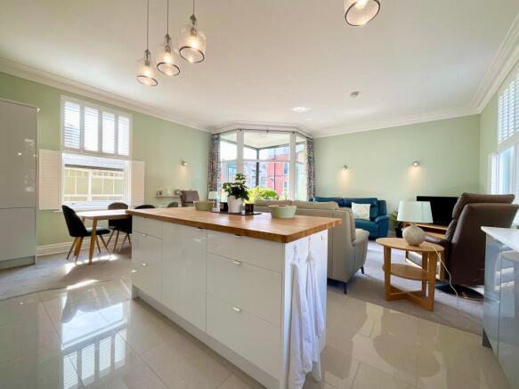 2 bed Apartment for sale Image 9