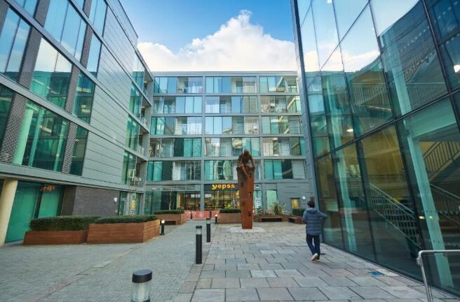 2 bed Apartment to rent Image 9