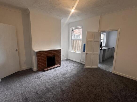 3 bed House to rent Image 5