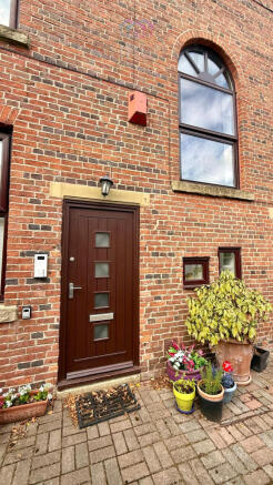 3 bed Flat for sale Image 6