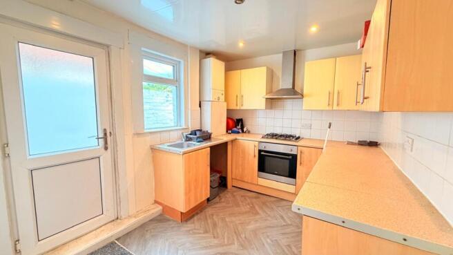 3 bed Terraced for sale Image 4