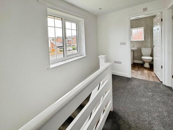 3 bed Detached to rent Image 8