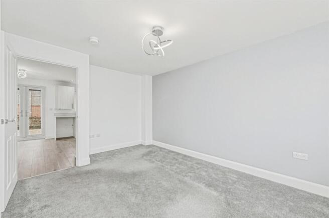 3 bed Semi-Detached for sale Image 4