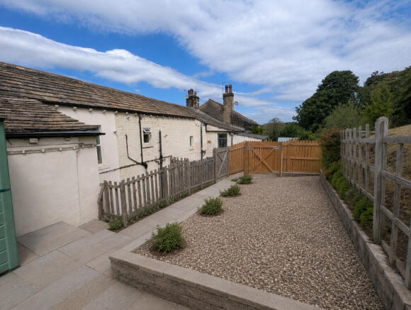 2 bed Terraced for sale Image 12