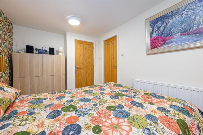 3 bed Town House for sale Image 7