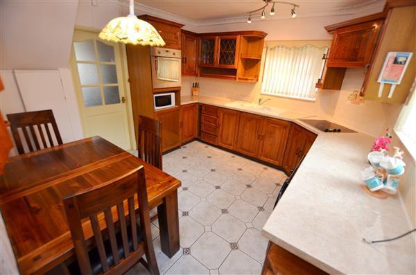 KITCHEN/DINER -
