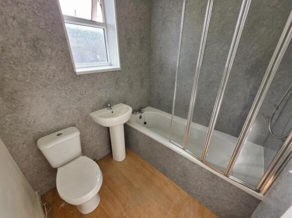 2 bed Terraced to rent Image 7