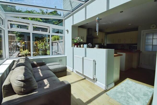 4 bed Detached for sale Image 5