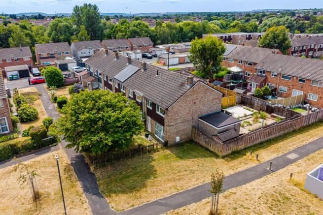 130 Malvern Drive, Warmley, Bristol, BS30 8UX | Fr