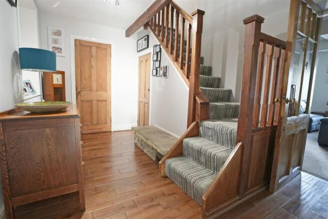 4 bed Semi-Detached for sale Image 5