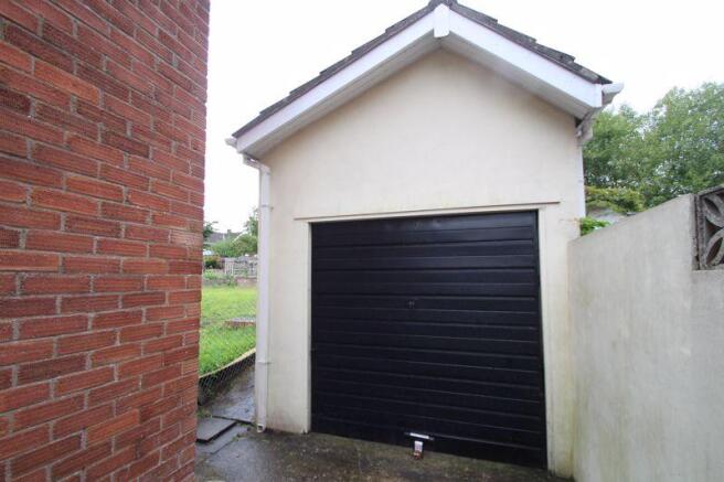 Detached garage