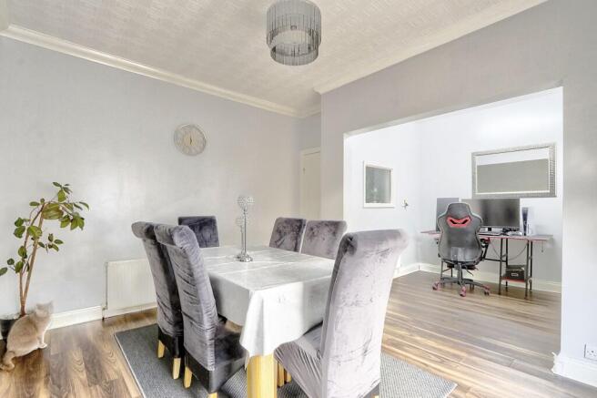 3 bed Terraced for sale Image 4