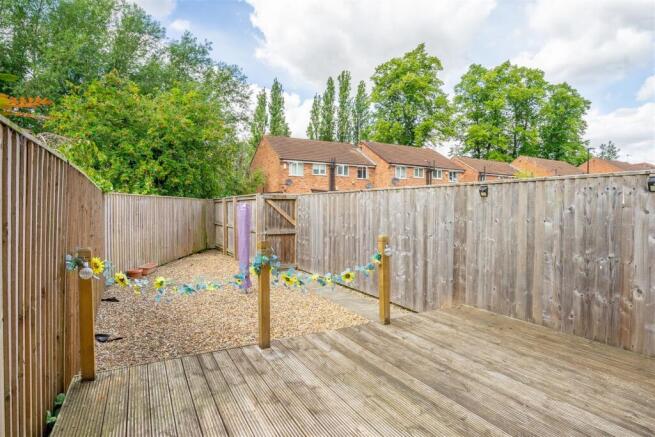 2 bed Terraced to rent Image 11