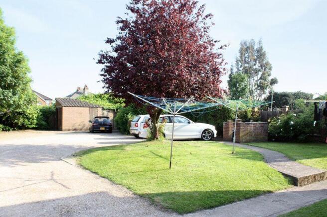 Communal Garde...