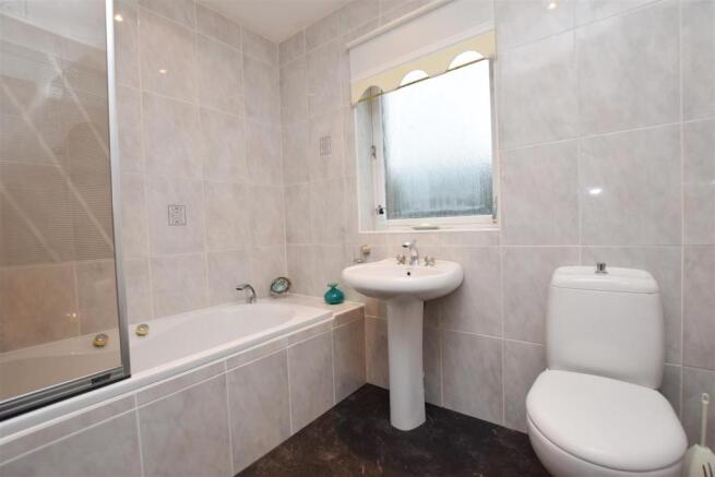 Bathroom.JPG