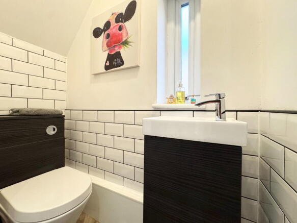 3 bed Semi-Detached for sale Image 8