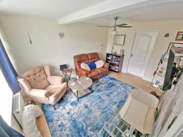 Lounge2.jpg
