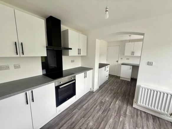 3 bed Semi-Detached for sale Image 5