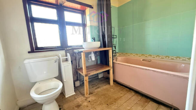 3 bed Semi-Detached for sale Image 11