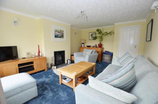 2 350108 sitting room (FILEminimizer).JPG