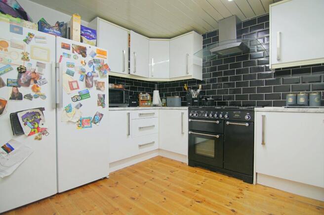 4 bed Terraced for sale Image 6