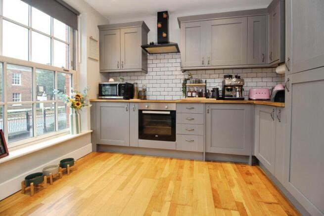 Lounge / Kitchen