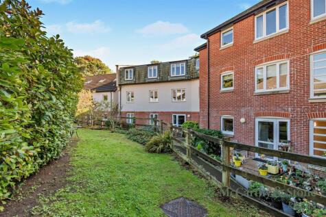 Cherrett Court, Ringwood Road, Ferndown, BH22 9FE