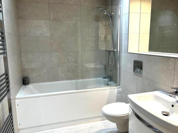 Bathroom 2use T202502171228.jpg