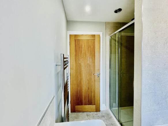 3 bed Semi-Detached to rent Image 11