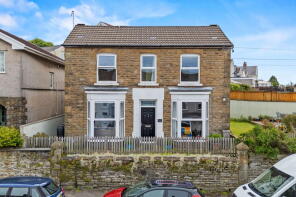 13, Frogmore Avenue, Sketty, Swansea SA2 9DJ