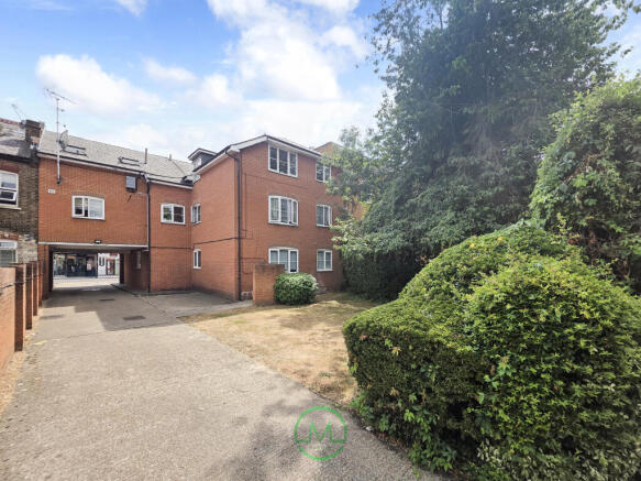 Stunning One Bedroom Flat