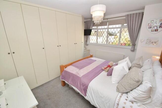 4 bed Semi-Detached for sale Image 10