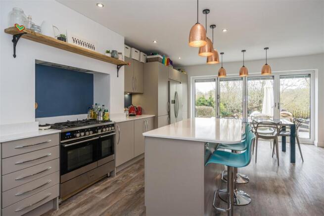 36 Littleworth Road Kitchen-Dining-Family Room (An