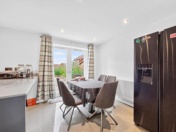 4 bed Detached for sale Image 4