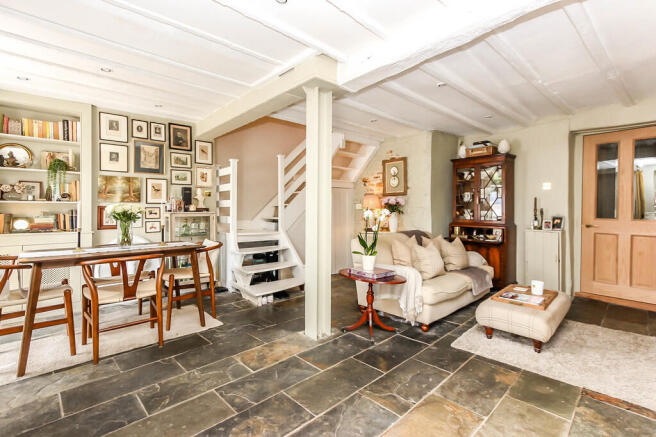 Lounge/Dining Roo...