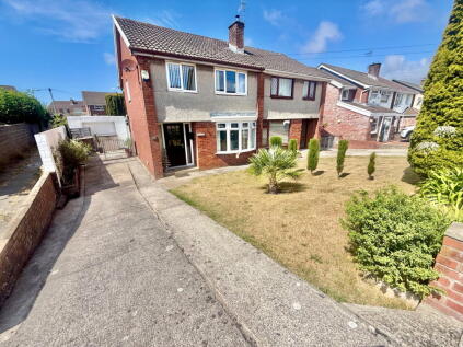 Glan-y-Llyn,North Cornelly,Bridgend,CF33 4EF